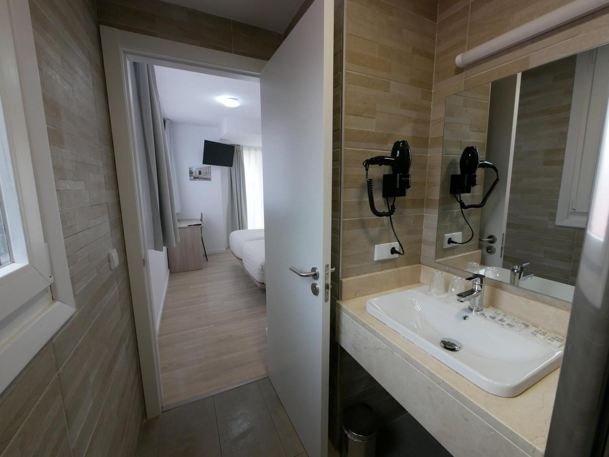 Hotel Myro กิฮอน ภายนอก รูปภาพ
